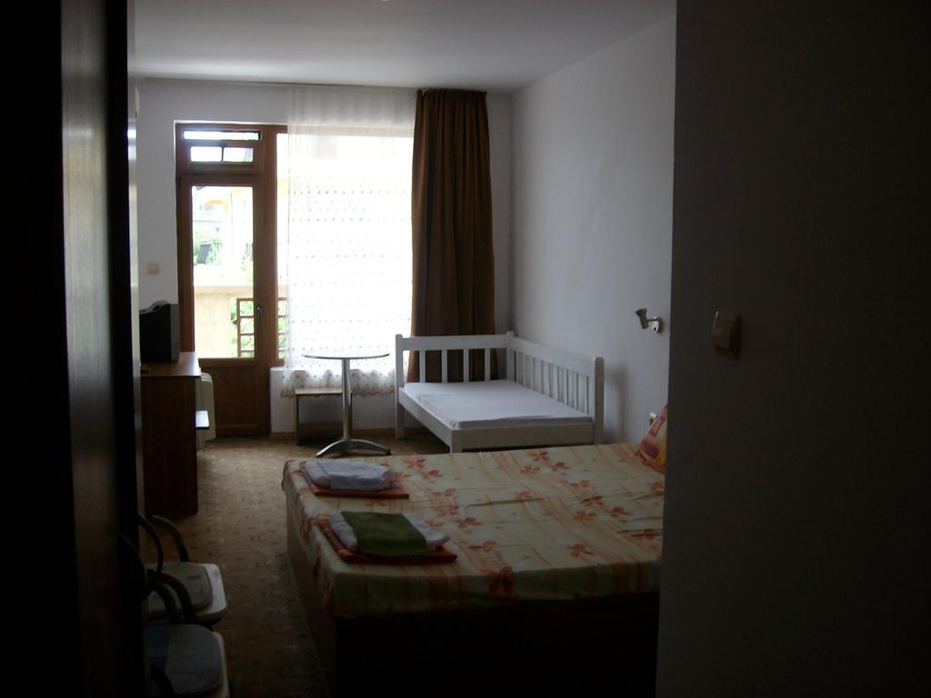 Hotel Neven Primorsko Phòng bức ảnh